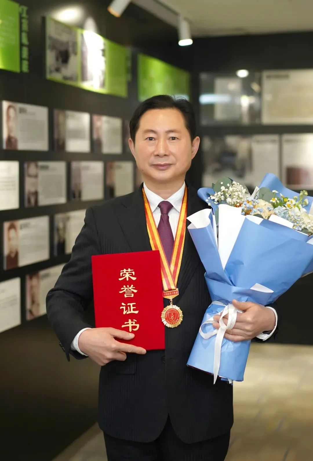 全国角膜名医张明昌：用创新与仁心，点亮百万患者的视界